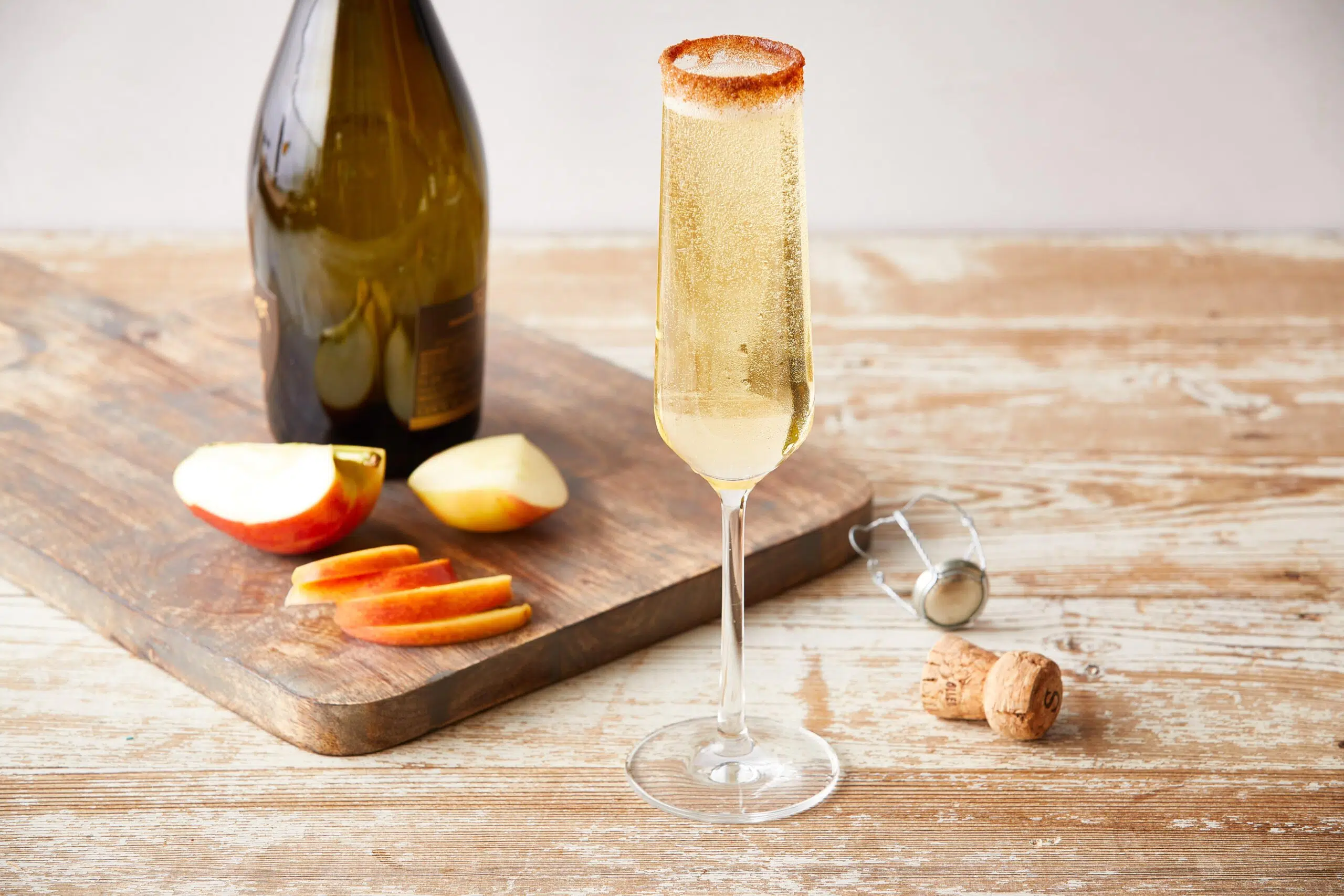 Apple Shine Spritz in a champagne flute